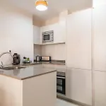 Exclusive Apartment In The Centre With Parking Rems