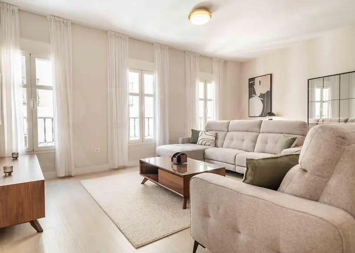 Exclusive Apartment In The Centre With Parking Rems