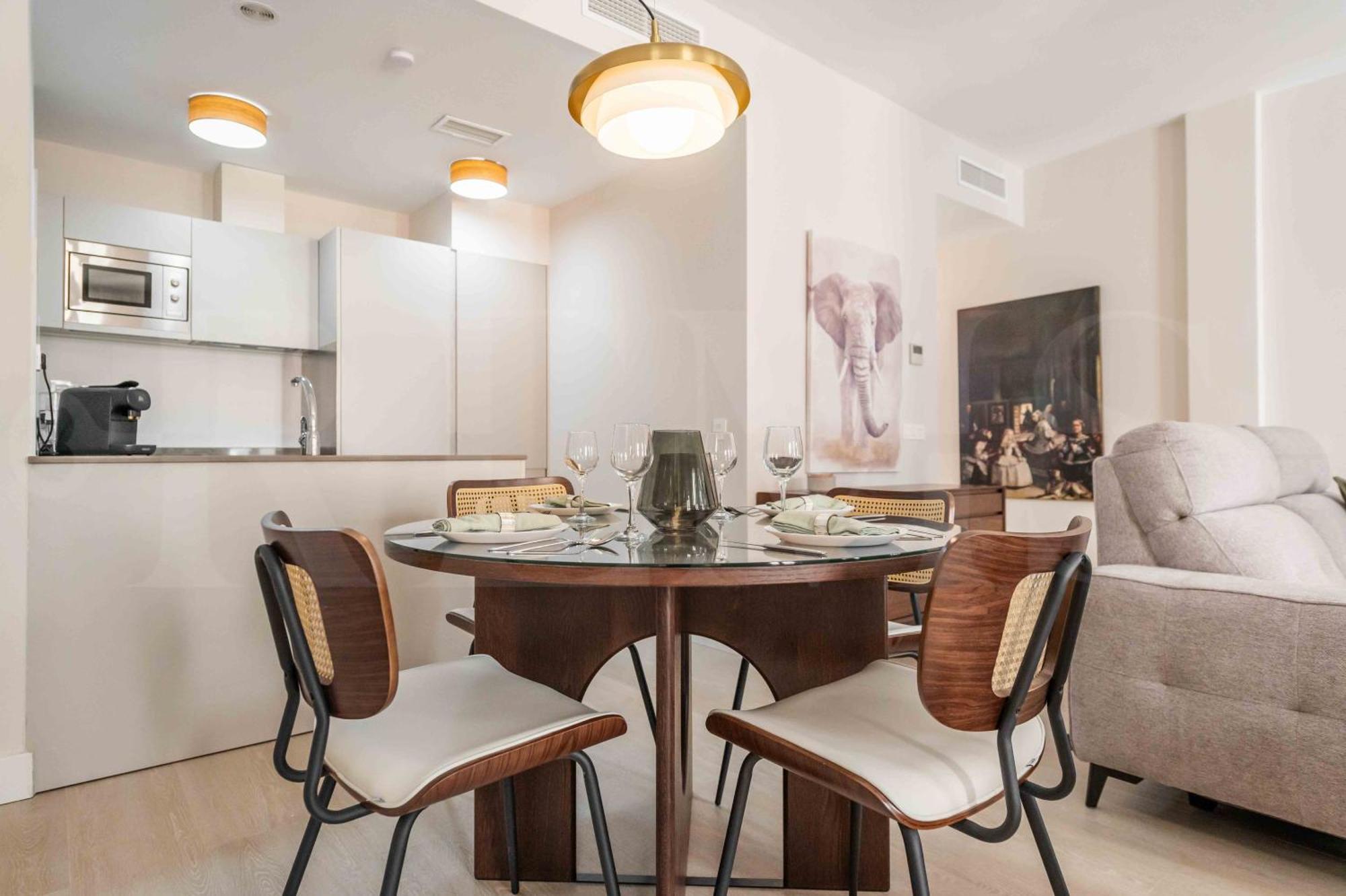 Apartment Exclusive In The Centre With Parking Rems *