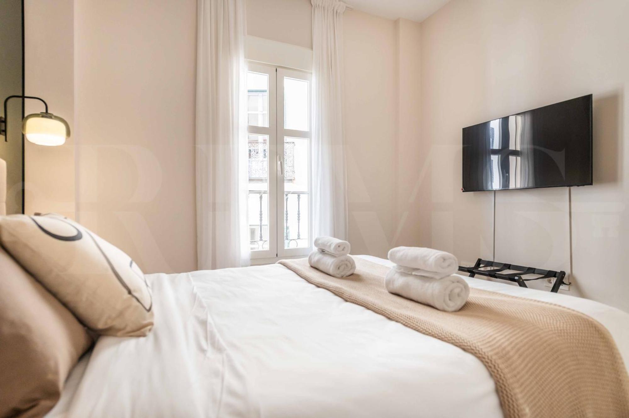 Exclusive In The Centre With Parking Rems Apartment *