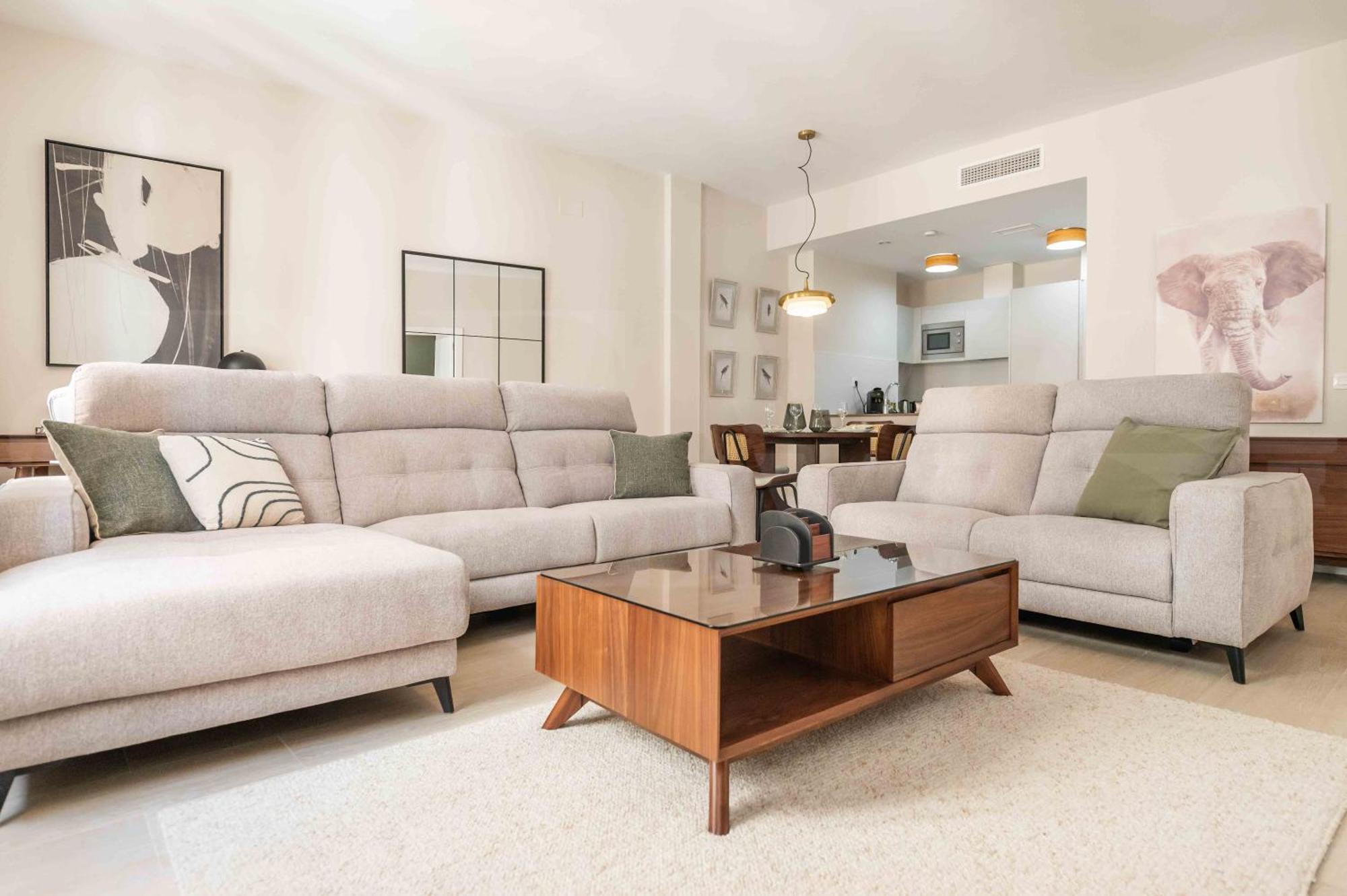 Exclusive In The Centre With Parking Rems Apartment